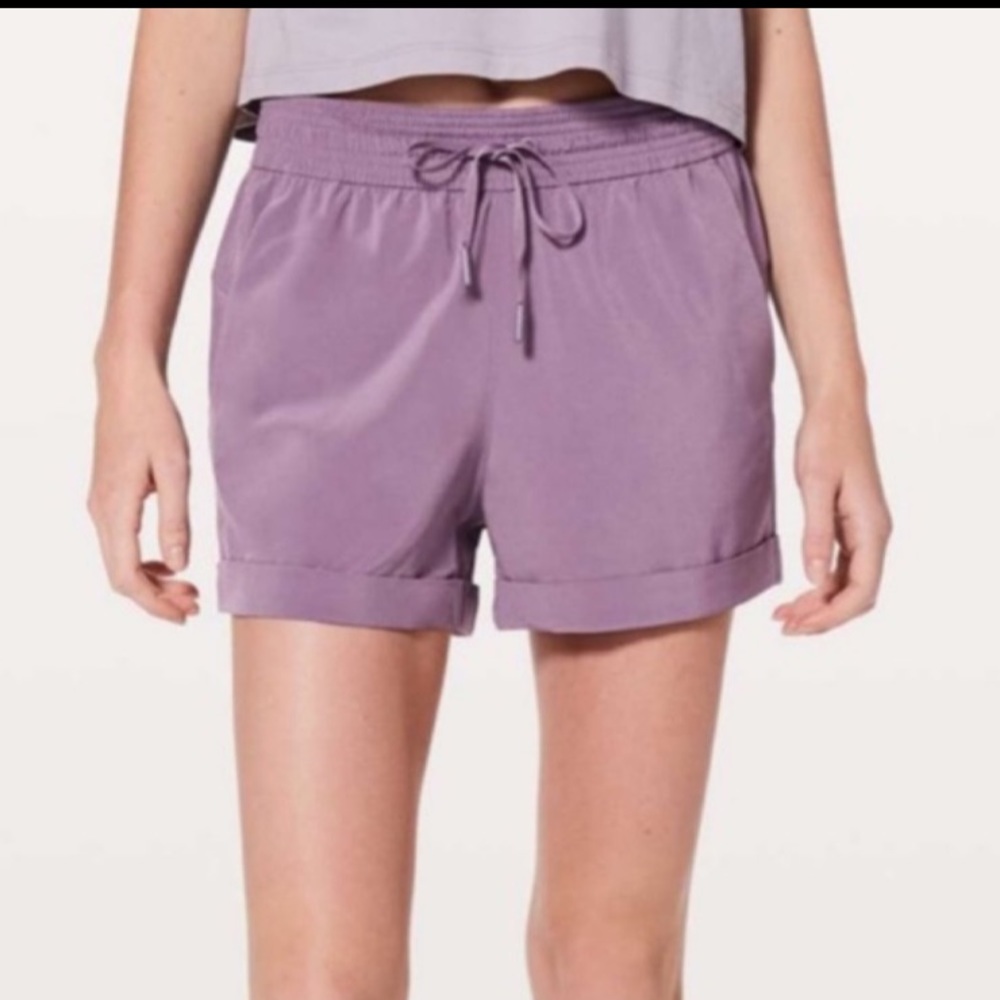 Lululemon Spring Break Away shorts